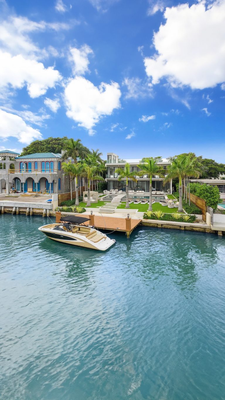 E529AF54 7505 4917 A717 EAC642CB50AF 768x1365